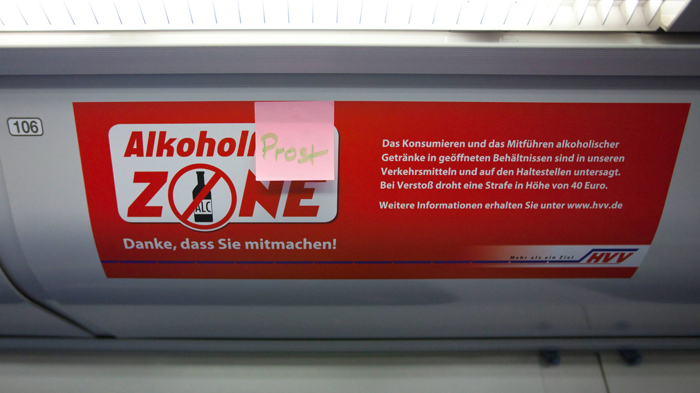 2008 feierten die Londoner ein letztes Mal mit Alkohol in der U-Bahn, im Juni des gleichen Jahres trat hier das Alkoholverbot in Kraft.