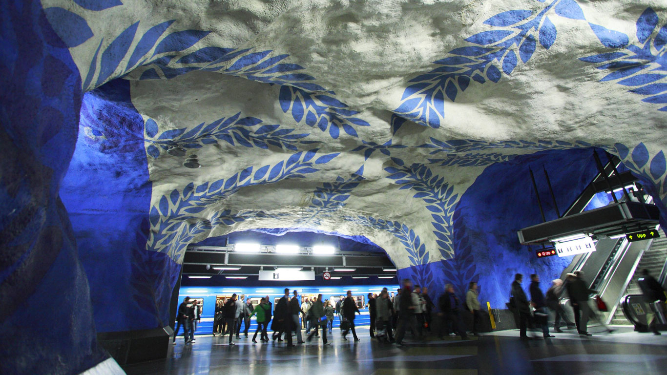 Stockholm hat nebenbei die schönste U-Bahn Schwedens – das mag daran liegen, dass die „Tunnelbana“ die einzige U-Bahn des Landes ist.