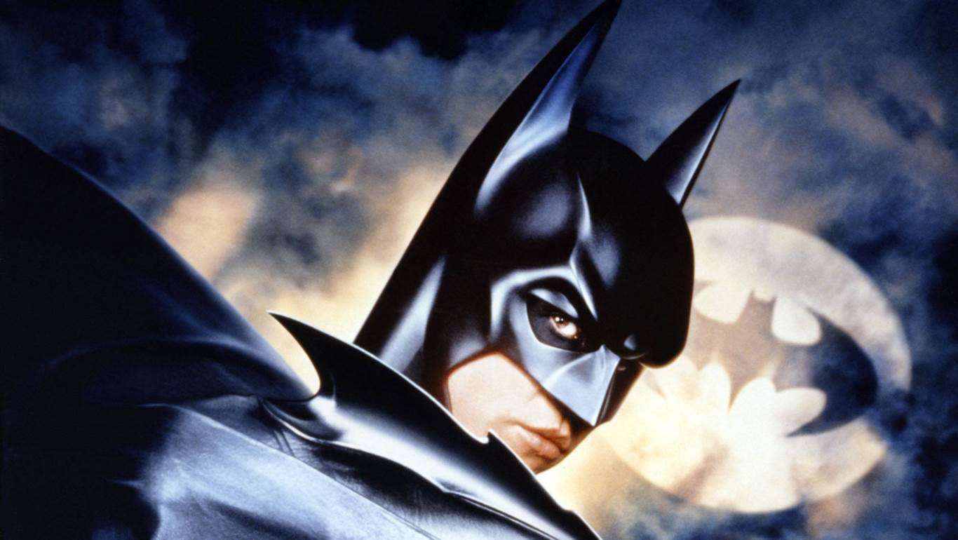 Eine britische Studie hat kürzlich bei einem Experiment mit 1.000 Freiwilligen herausgefunden, dass Vollmond auch für bizarre Träume verantwortlich ist. Die Probanden erzählten von Träumen als Batman, Drachenfliegen und Kaffeeklatsch mit George Clooney. Auch dafür soll das Hormon Melatonin verantwortlich sein, so der Psychologe Wiseman. Die Hirnaktivität der Testpersonen zeigte, dass die Länge des Tiefschlafs abnahm.
